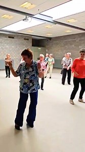 💃 Nieuwe moves & oude favorieten! Van startende toppers tot gevorderden vol energie! 🔥 #dansles #volgons #funlinedancelokerenkemzeke | Funlinedance, solodans voor volwassenen