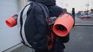 A YouTuber who made his own ``backpack with electric duct fan'' that accelerates the bicycle by rotating the propeller appears