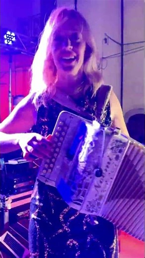 Tarantella ''Tarantella antica'' Organetto By Noemi Gigante #italy #country #musicapopolare