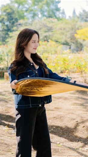 The person holding the reflector was smiling very proudly.Hahaha, that's it. #freenbeck #srchafreen