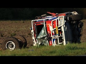 Ernstig ongeval op de N35 tussen personenauto en brandweerwagen in Wierden
