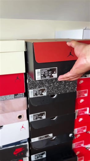 The Jordan playoff 12s are my absolute grail. This is the pair that started it all for me as a kid. 💣💥 #sneakerhead #fyp #nike #jordan #jordan12