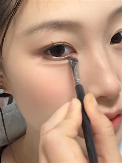 Cute and Easy Korean Style Daily Eye Makeup and Under Eye Aygeosal Tutorial #shorts #korean #eyes