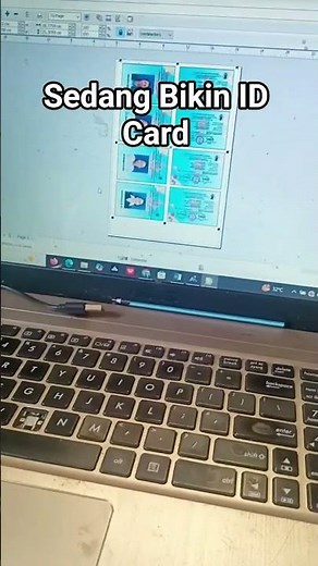 Sedang bikin ID Card dari bahan pvc..