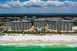 Destin Vacation Rental | Beachfront Luxury @ Gulf Views, Large Deck, Pools, Beach Bar ~ 2 Master Bedrooms ~ Silver Shells | Silver Shells Beach Resort & Spa | Condo Rental