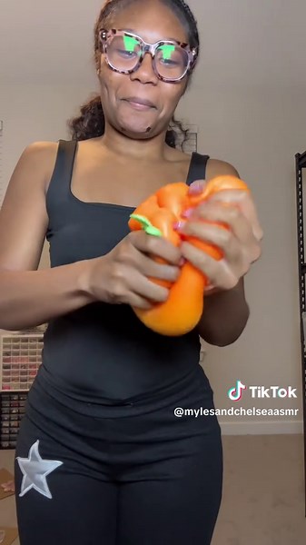Carrot vs Chicken Squishy: Which ASMR Squishy Do You Prefer? 🥕🍗