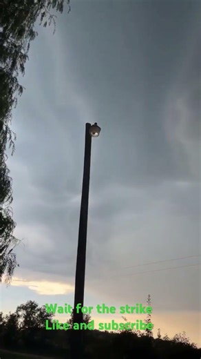 Lighting storm and the thunder rolls