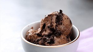 Chocolate Oreo Frozen Yogurt