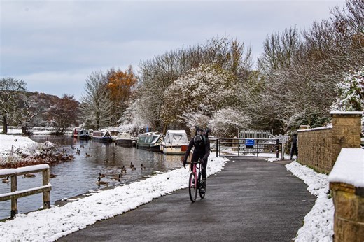 Full hour-by-hour forecast for Leeds as snowfall on the way and yellow warning issued