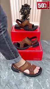 🐂【38-47】New men's leather beach sandals with thick soles