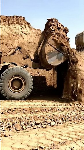 Raw Power: Heavy Duty Earthmoving Machines! 🚧