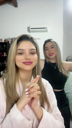 Desafío de amigas divertidas en Paraguay