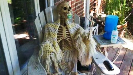 Dad Pranks Daughter With Halloween Skeleton