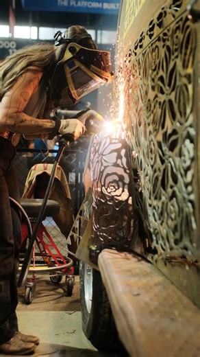 We welcomed Rae Ripple —metal artist, author, and speaker—to Hypertherm Associates for Ownership Month! Rae’s story and plasma-cut art inspired us, reminding everyone of the power of grit, creativity, and community. Thank you, Rae, for sharing your journey and leaving a lasting impact! #RippleEffect #OwnershipMonth | Hypertherm North America