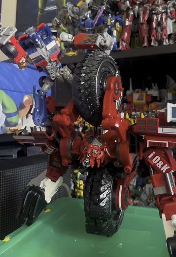 Colossal Bayverse Transformers Scavenger Design Review