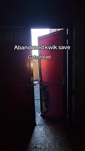 Exploring the Abandoned Kwik Save in Gateshead