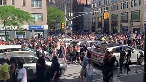 Protests are continuing in NYC for a third straight day in the aftermath of the death of George Floyd at the hands of Minneapolis police. Demonstrations were held in Harlem and in Union Square on Saturday. Protesters were also seen marching down Second Avenue on the Upper East Side, and west from Union Square along 14th Street and Seventh Avenue. (Video credits: Lydia Hu, Ron Lee and Evan McWeeney) | Spectrum News NY1
