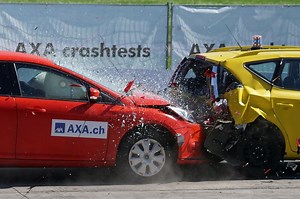 Arti Mimpi Menabrak atau Ditabrak Mobil Menandakan Kamu akan Menemui Kesulitan di Kehidupan Nyata, Benarkah Begitu?