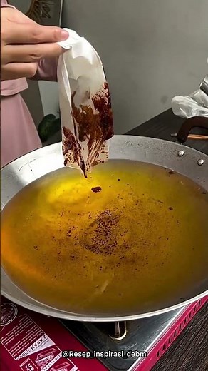 The Easy Tissue Hack Chefs Use to Reuse Cooking Oil