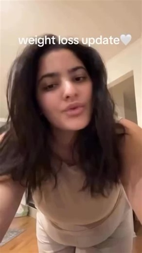 Smoothies Diet on Instagram: "100lbs down in 6 months! YOU CAN DO IT TOO 📗📲 This is how the 21-Day Smoothie Diet Challenge works: ✨ This eBook contains all of the information, recipes, shopping list and step-by-step guide that you will need for the 21 days! 🌀 Each day you blend two different smoothie recipes from the “Smoothie Diet” eBook (🔗 LINK IN BIO ) and replace two of your meals with them. 🌀 Each day you blend two different smoothie recipes from the “Smoothie Diet” eBook (🔗 LINK IN B