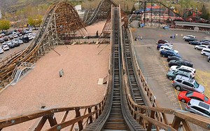 【4K60帧】第一视角：过山车(Roller Coaster)|美国环礁湖公园|CoasterForce