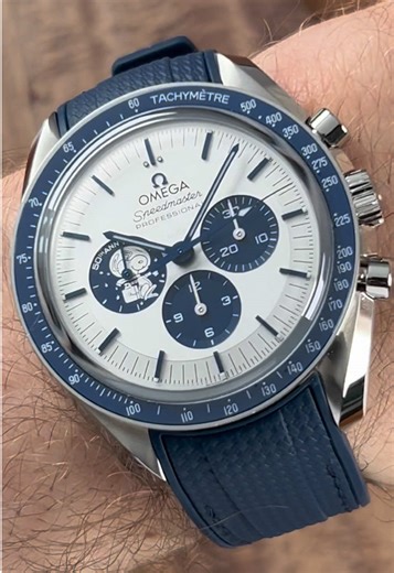 Omega Speedmaster Silver Snoopy Awards 60th Anniversary #omega #speedmaster #moonwatch #snoopy #chronograph