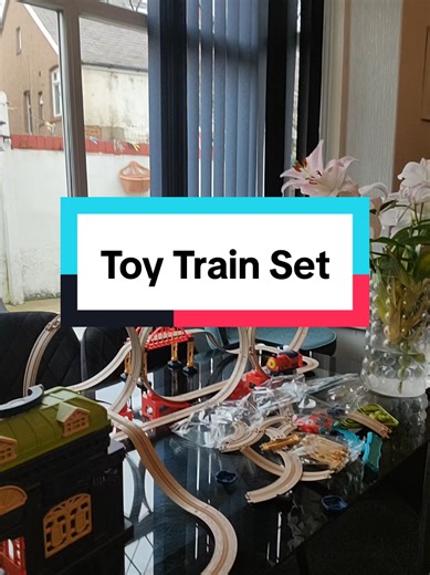 Amazing 137-Piece Toy Train Set