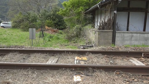 男性(54)が列車にはねられ死亡 手を振って草刈り機の脱輪を知らせていたか 岡山・津山市