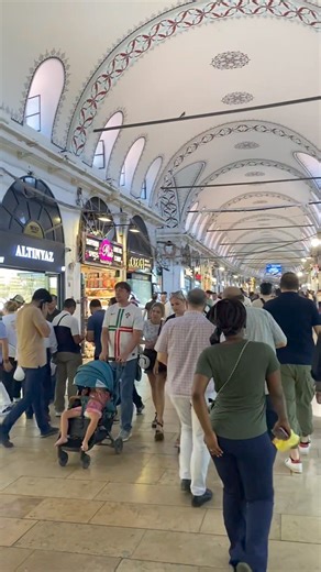 The bazaars in Istanbul are a next-level shopping experience. | Visit Istanbul