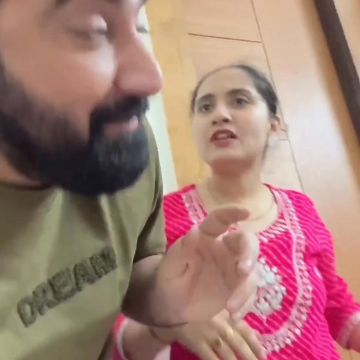 53K views · 1.7K reactions | बीवी को मिला फिल्म में रोल फिर जो हुआ 路‍♂️辰 | Kbc | Facebook