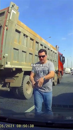 El conductor más afortunado del mundo...😬