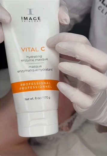 Customized Meet & Treat Facial for Rosacea Relief