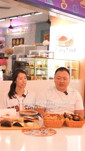 Who can resist the aroma of a freshly-baked croissant in the morning? Pair your morning kopi with the flakiest croissants from Flakyhaus at TAM CHIAK Kopitiam. Their croissant is only $2.90! | Miss Tam Chiak
