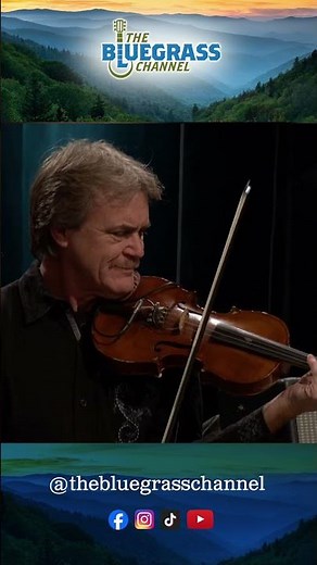 Dan Tyminski sings "Man of Constant Sorrow"