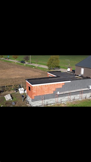 5.9K views · 18 reactions | Avancement de ce chantier : Toiture plate presque terminé , place à l’isolation extérieur BAT-IMMO-PRO | Bat Immo-pro | Facebook