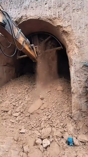 带你了解有几千年历史窑洞房！ #窑洞建筑 #冬暖夏凉 #民俗文化 #科普 | 时事追击 Breaking News