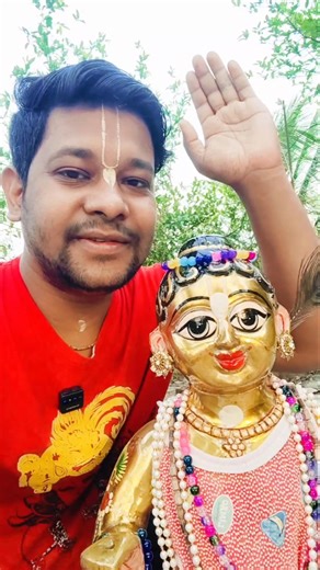 जब इंसान हर जगह हार मान लेता है 😔 #shorts #laddugopal #radheradhe