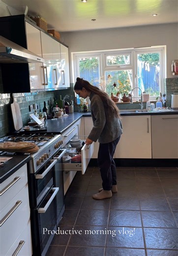 ASMR morning vlog, attempting to be more productive! 🍎🍓 #asmrmorningroutine #morningvlog #asmrvlog #productiveroutine #productivemorningroutine @SimpleSkincareUK @Garnier @L'Oréal Paris UK @FAGE