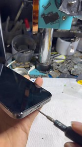 អតិថិជនផ្ញើ IPhone 13 Pro Max មកពីខេត្តជួសជុលអេក្រង់បញ្ហាបែកពណ៌ | Toyo Phone Repair