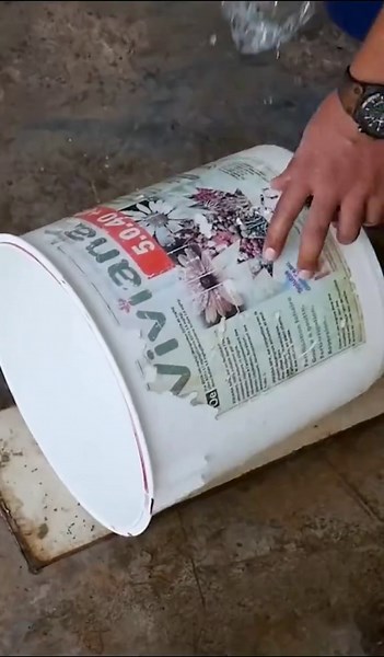 Transforma un Balde Viejo en una Maceta Moderna