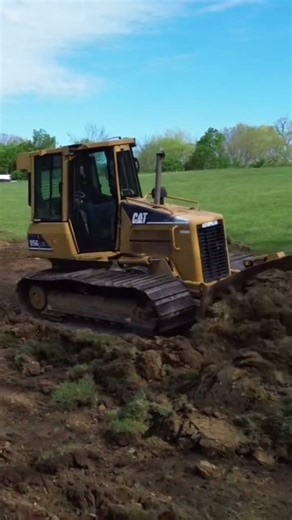Older cat d3 stripping top soil