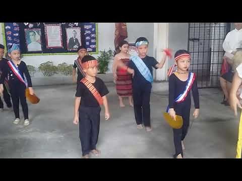 Folk dance by Grade 1 pupil (Salidumay)