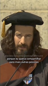 21K views · 1K reactions | Um dos testemunhos mais lindos e emocionantes que já ouvi. Este é o testemunho do ator Jonathan Roumie, que interpreta Jesus na série The Chosen. Que linda história de Fé, esperança e milagre  Se você se vê no fundo do poço, não desista, ENTREGUE SUA VIDA A DEUS Toda Honra e Glória a Ele! Um abençoado sábado a todos vocês e às suas famílias! | Carla Zambelli | Facebook