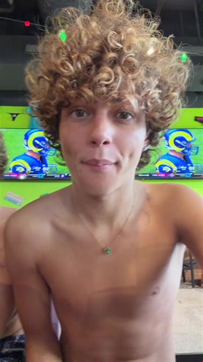 extrafrieslolol (@mike.live.period)’s video of wanna see a magic trick