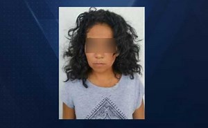 ¡Una joven mujer es detenida por llevar droga LSD!