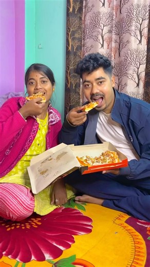 পিজ্জা চুরি করে খেতে গিয়ে ধরা পড়ে মার খেলাম😭 Bengali Mini blog #shorts￼