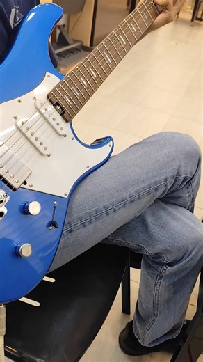 Having fun with the Yamaha Pacifica and the Yamaha THR30II Desktop amplifier at the Yamaha SM North Edsa Official. Yupangco Music Yupangco Music Marketing Group Yamaha Music Philippines | Aizakk