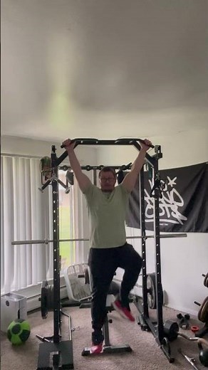 How To Do A Hanging Bicycle Kick