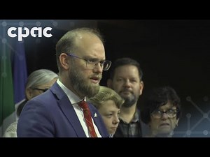 Conservative MP Arnold Viersen holds a news conference on beekeeping – November 25, 2025