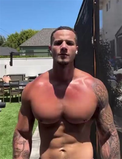 Jordan Torres Chest Bounce Challenge